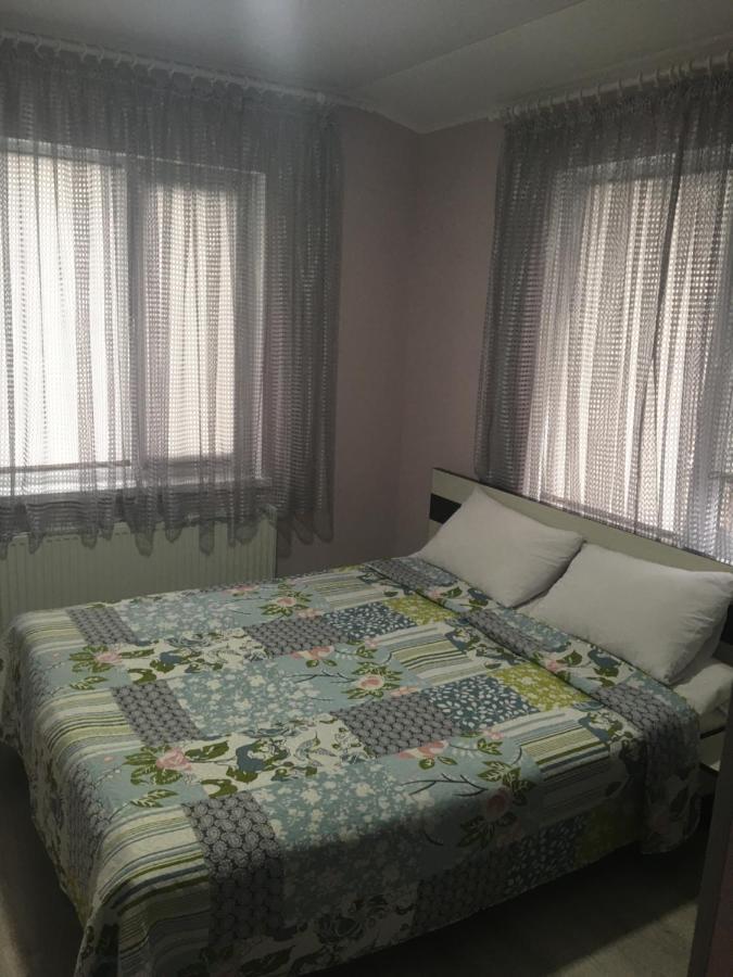 Guest House Max Khmelʼnytsʼkyy Exterior foto